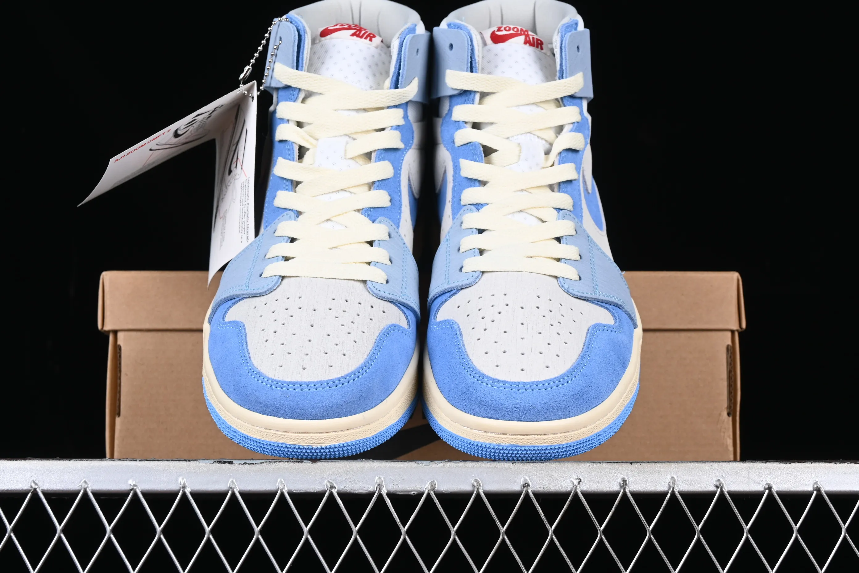 All categories Air Jordan Jordan series basketball shoes Air Jordan 1 High Air Jordan 1 Zoom CMFT AJ1 Joe 1 gray and blue color matching DV1305-004